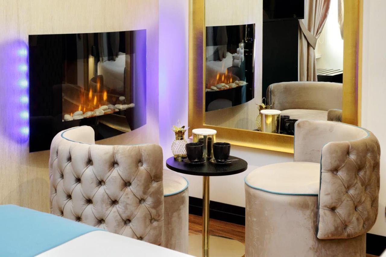 Spanish Hills Collection Luxury & Jacuzzi Gasthuis